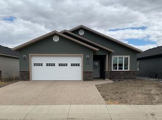 5730 S 55th Ave, Camrose, AB T4V5B9