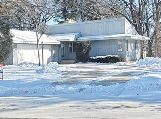 403 24th St SW, Austin, MN 55912