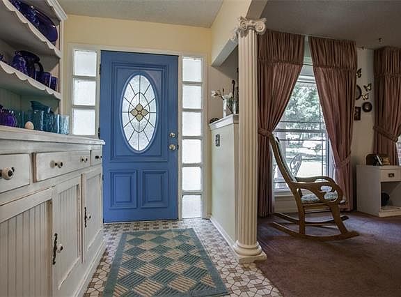 2nd image of 1004 Yvonne Dr