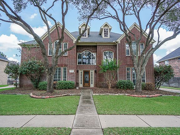 2nd image of 2106 Spanish Forest Ln