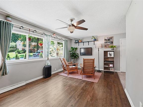 4th image of 9908 Harrison St