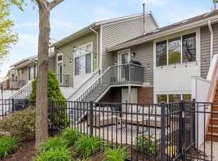 1379 Quarterline Cmn #16, Holland, MI 49423