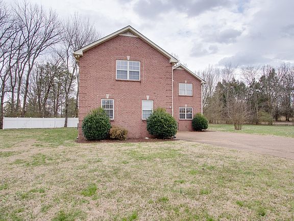 3rd image of 1612 Woodhaven Ct