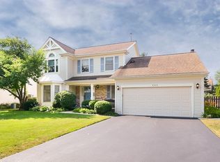 111 Copperwood Dr, Buffalo Grove, IL 60089