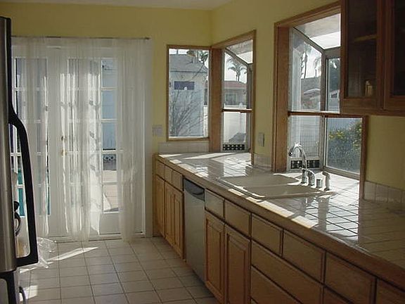5th image of 3143 33rd St