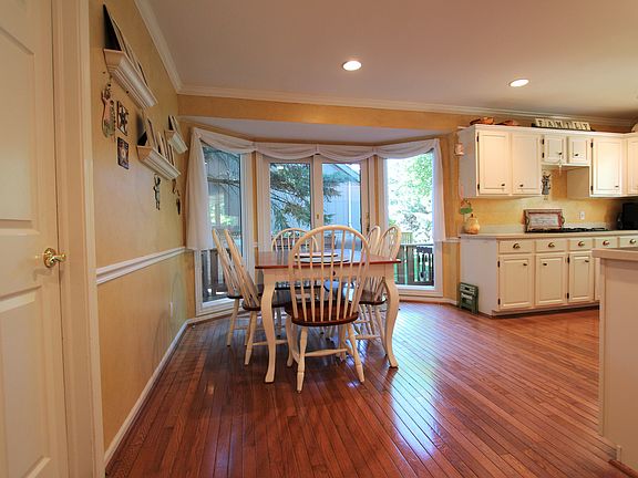 4th image of 16865 Country Knoll Dr #2