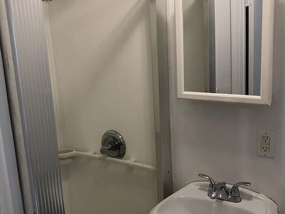 5th image of 520 E 6th St #6AF