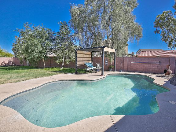 5th image of 671 W Enchanted Desert Dr