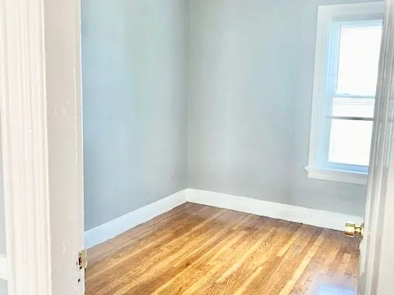 72 Pocasset Avenue — Photo 12