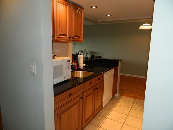 4th image of 1 Bloomingdale Pl APT 405