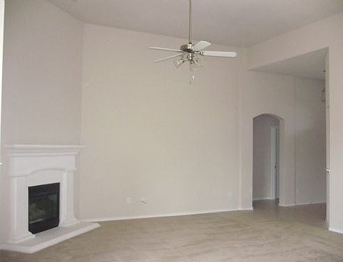 3rd image of 4121 Martinsburg Dr