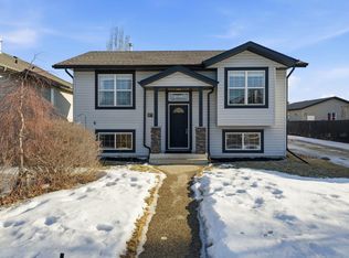 57 Garden Rd, Lacombe, AB T4L2P1