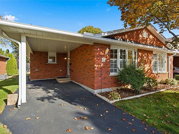 3rd image of 229 Lynden Rd #25