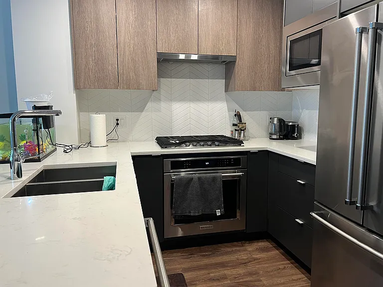 717 Breslay St #3F — Photo 3