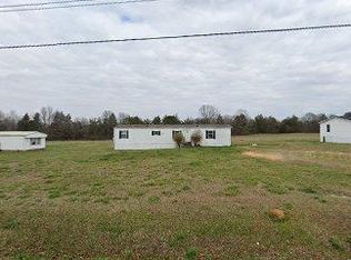 1903 Martins Lake Rd, Gray court, SC 29645