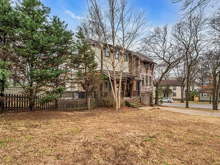 921 Hillview Hts — Photo 34