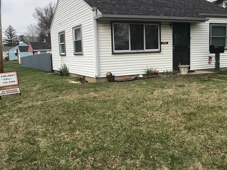 2401 Lynn Ave — Photo 3