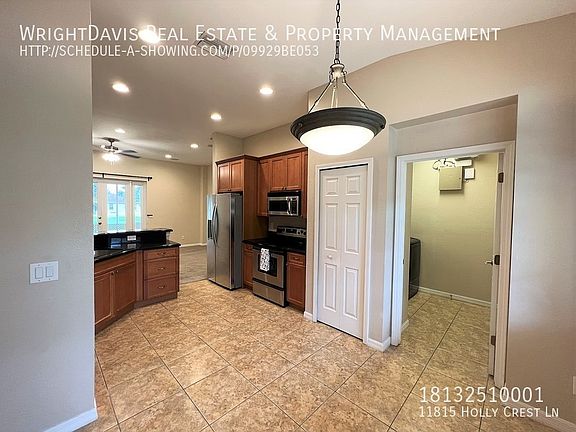 5th image of 11815 Holly Crest Ln
