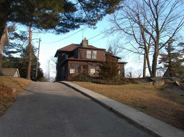 97 Havemeyer Pl, Greenwich, CT 06830