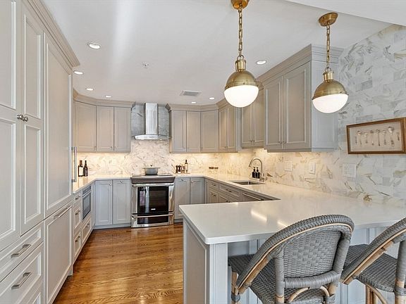 3rd image of 197 8th St APT 307