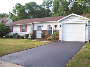 1535 Dangelo Dr, North Tonawanda, NY 14120