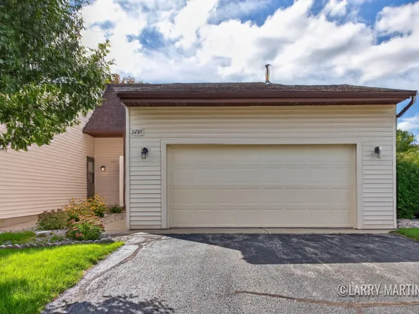 2752 Stonebluff Dr SW #99, Wyoming, MI 49519