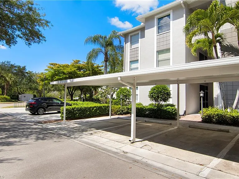 7515 Stoneybrook Dr #811 — Photo 4