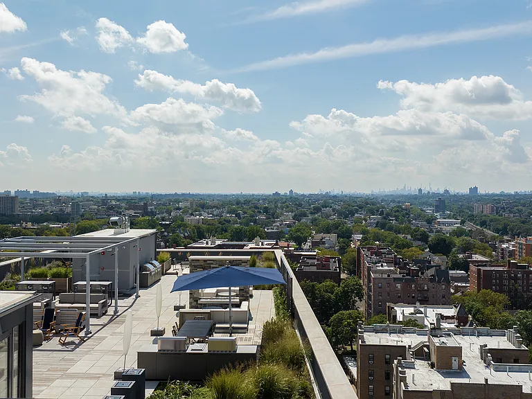 42 Broad — Photo 19