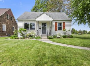 3901 S Kirkwood Ave, Saint Francis, WI 53235