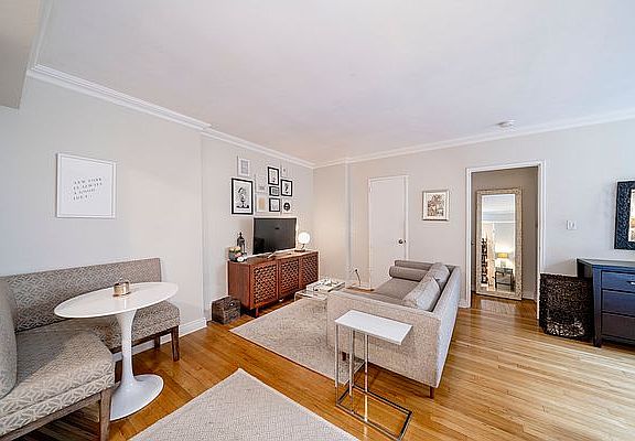 4th image of 60 9th Ave #321