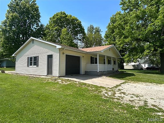 3rd image of 1121 Brooklane Dr