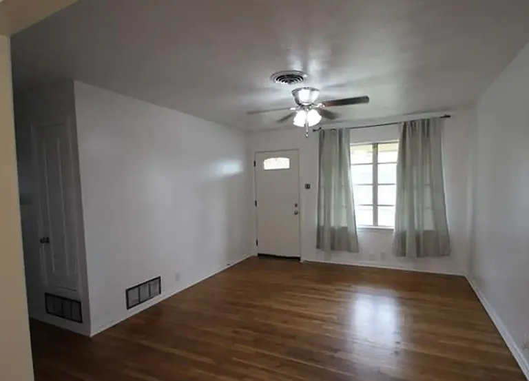 3824 Anderson Ave — Photo 6