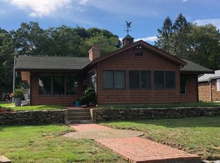 51 Riverside Dr, South Kingstown, RI 02879