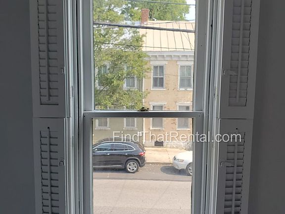 4th image of 166 E Pomfret St