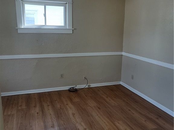 4th image of 2404 Apple Ave