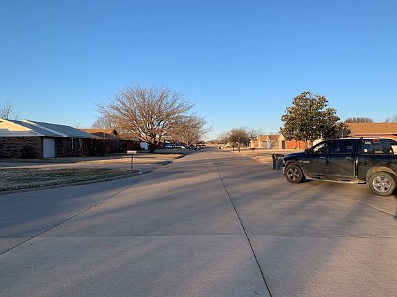 4th image of 4905 Yorkshire Dr