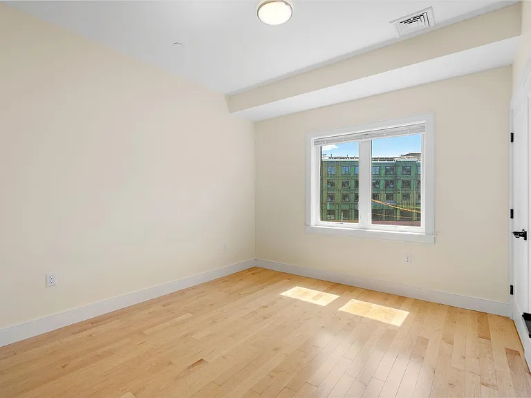 2489 Washington St #2A — Photo 11