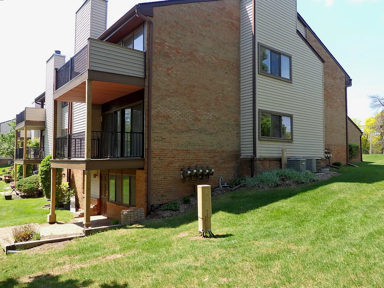 2 bed, 1568 sqft, $2,000 — Photo 2