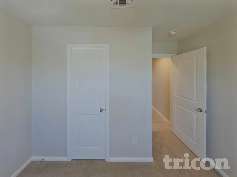 1812 Fairbanks Dr — Photo 10