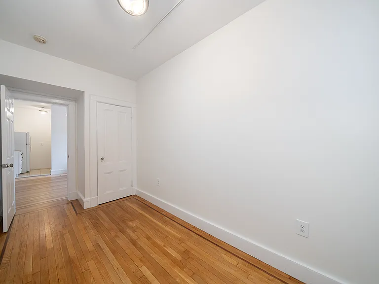 600 Willow Ave #4 — Photo 9