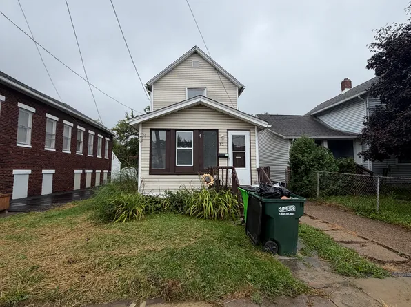 82 Brown St, Barberton, OH 44203