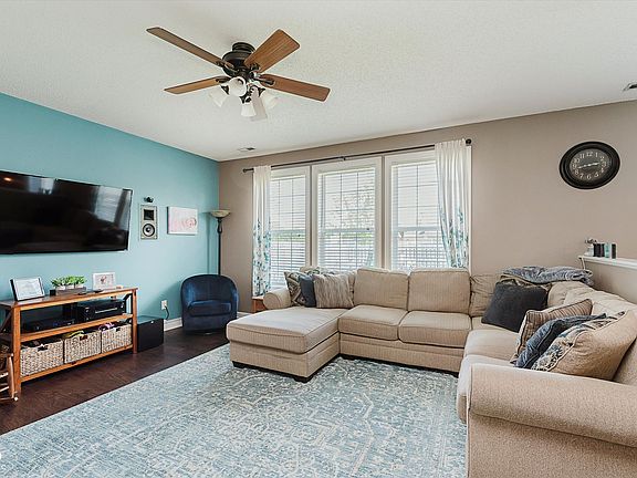 4th image of 5913 Monticello Square Ln