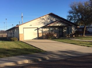 604 Colby Ave, Oakley, KS 67748