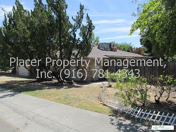 2nd image of 1048 Treasure Ln