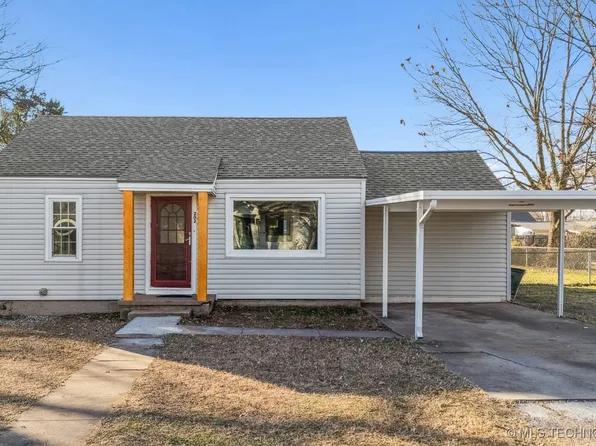 202 W 40th Pl, Sand Springs, OK 74063