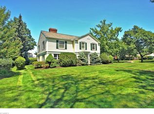 21375 Sydenham Rd, Shaker Heights, OH 44122