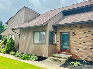 1090 Fleetwood Dr, Northfield, OH 44067