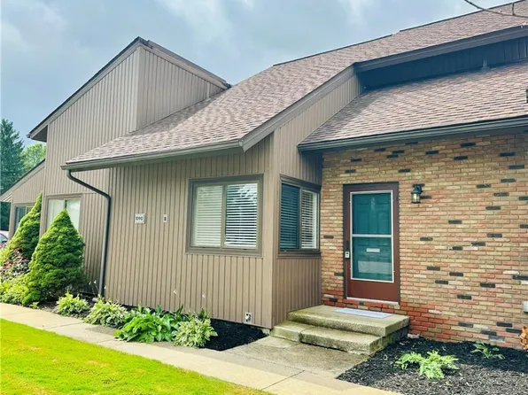 1090 Fleetwood Dr, Northfield, OH 44067