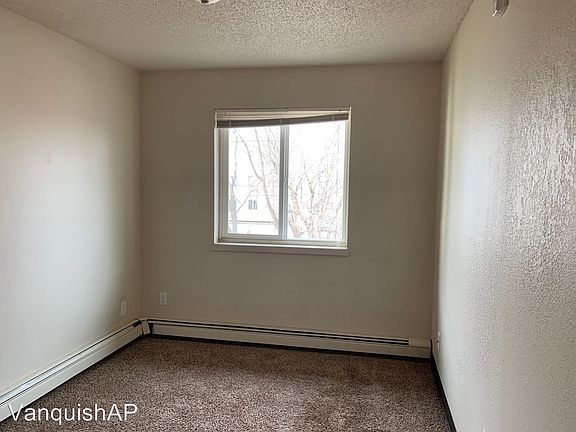 3rd image of 1420 6th Ave S APT 302