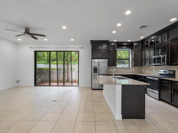 20934 NW 1st Street, Pembroke Pines, FL 33029